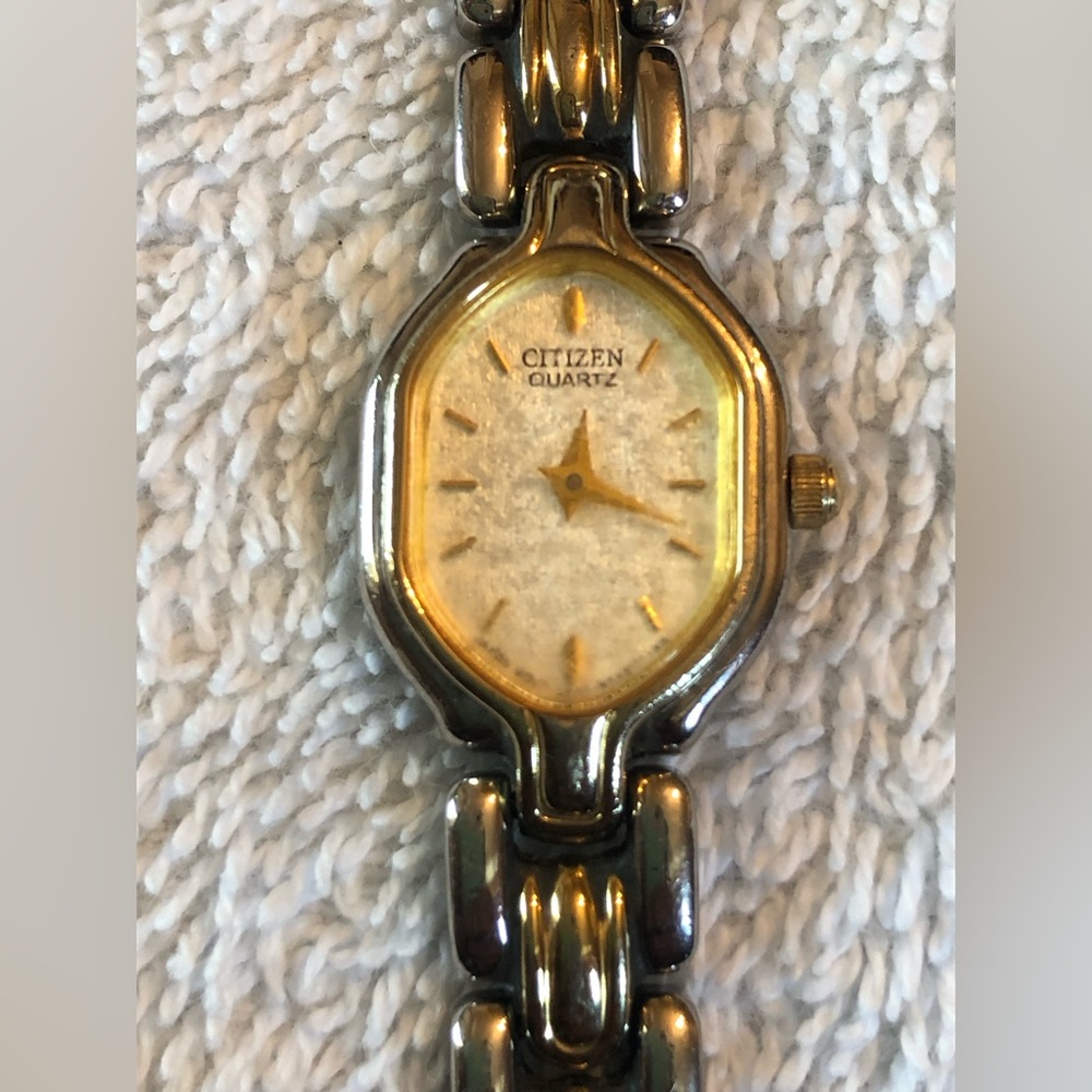 (189)Vintage Citizen Watch Women Gold plated Rectangle  5920-S57294.  171504